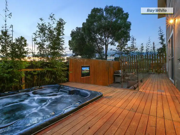 67 Warrain Ave, Rosebud VIC