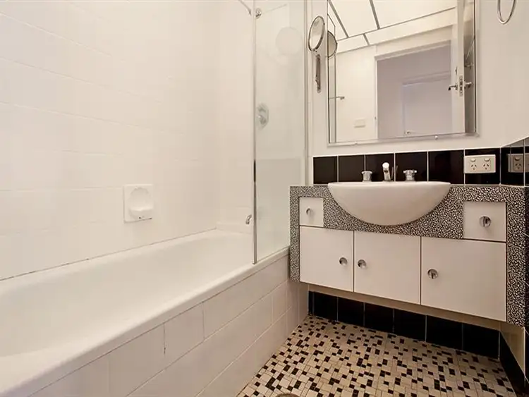 Sixth view of Homely apartment listing, 10G/182 Dornoch Tce, Highgate Hill QLD