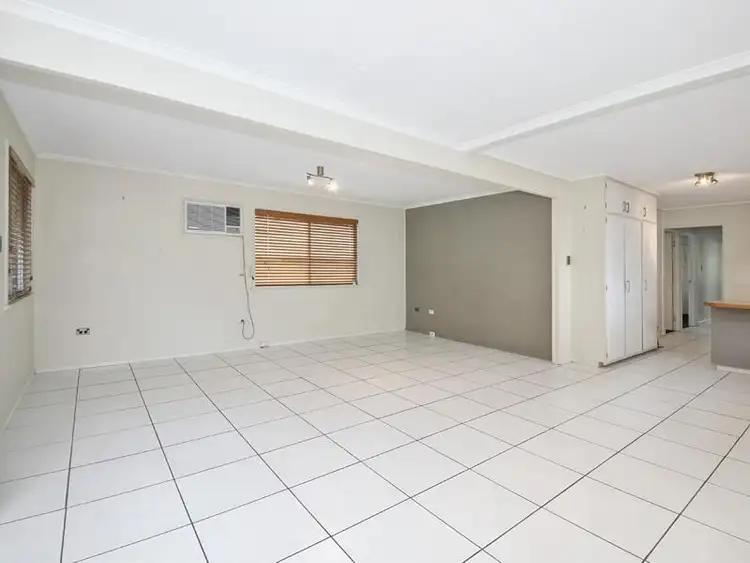 33 Maine Tce, Deception Bay QLD