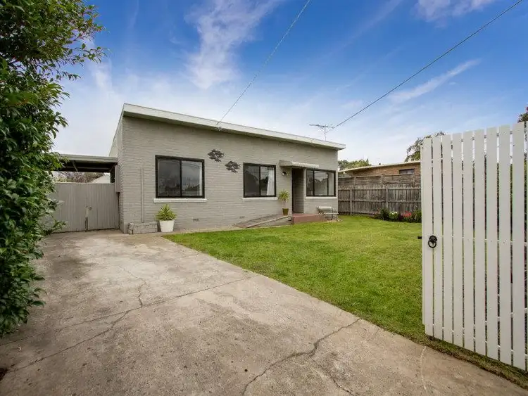 26 Duncan Ave, Seaford VIC