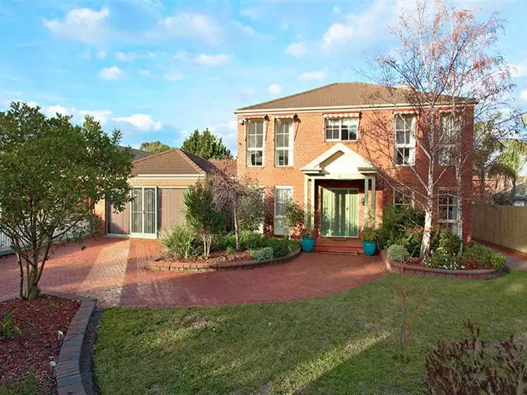 4 Garden Cl, Hillside VIC