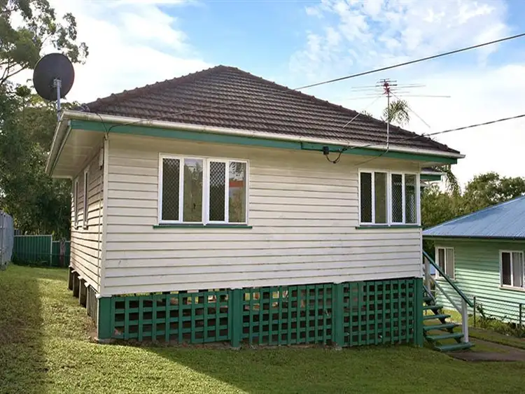 10 Fry St, Holland Park QLD