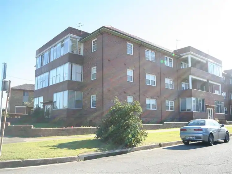 Main view of Homely unit listing, 14/76 Parkway Ave, Cooks Hill NSW