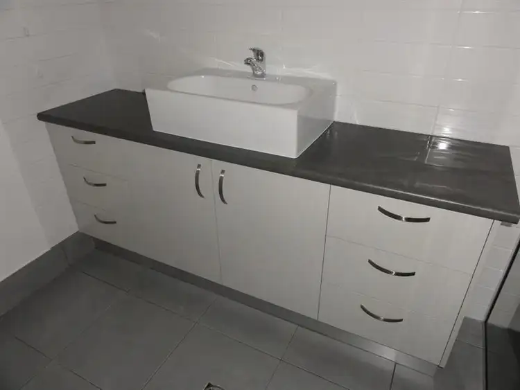 Sixth view of Homely house listing, 1/6 Eurimbula Ct, Paradise Point QLD