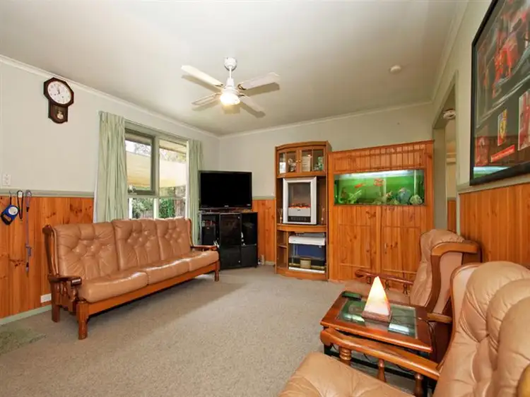 Second view of Homely house listing, 1/4 Milton Ct, Mooroolbark VIC