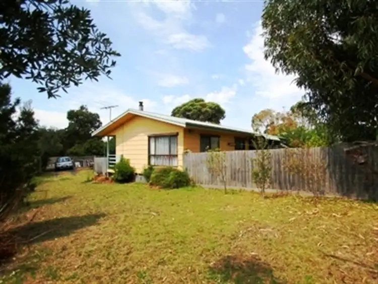 33 Plover St, Cowes VIC