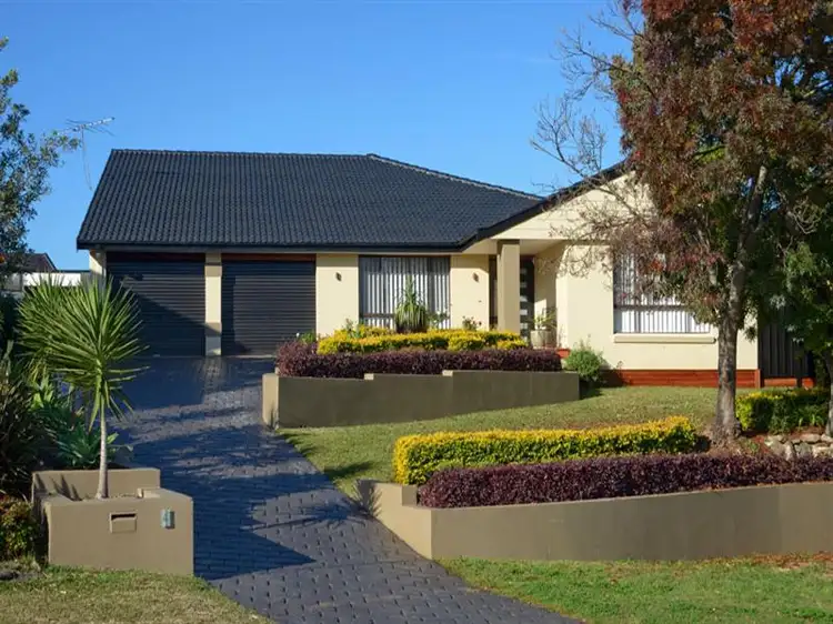 4 Karangi Pl, Illawong NSW