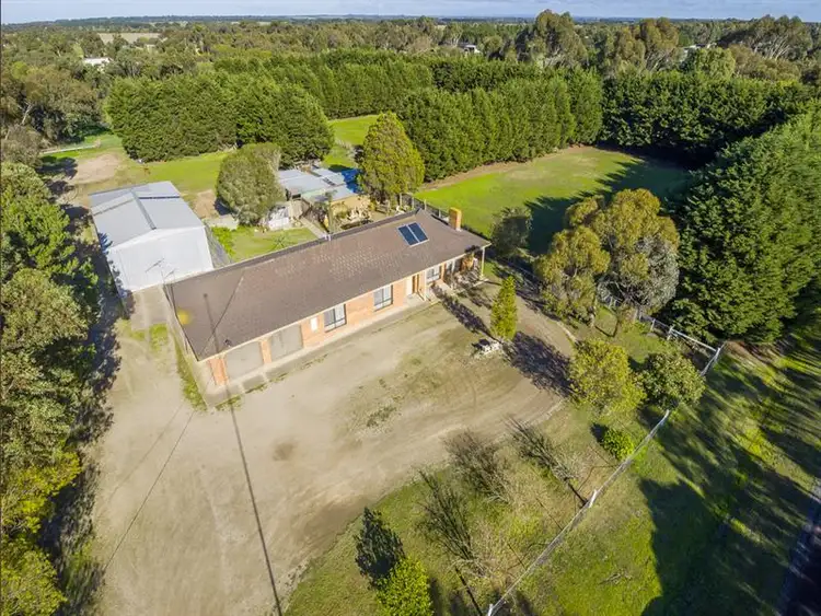 16 Kalkarra Cres, Mount Duneed VIC