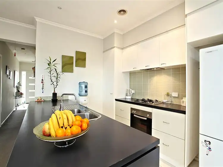 37 Callista Cct, Taylors Hill VIC