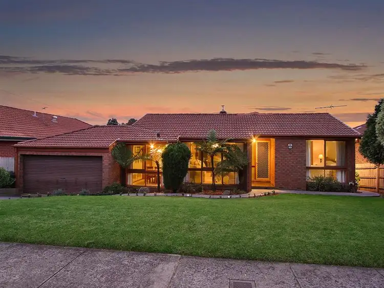 9 ROSEMARY Ave, Croydon Hills VIC