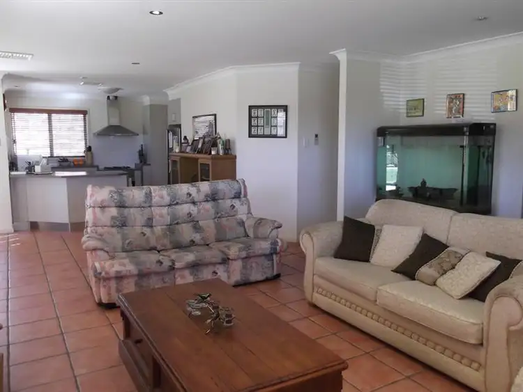 Fifth view of Homely house listing, 1 Kurria Cl, Hillvue NSW