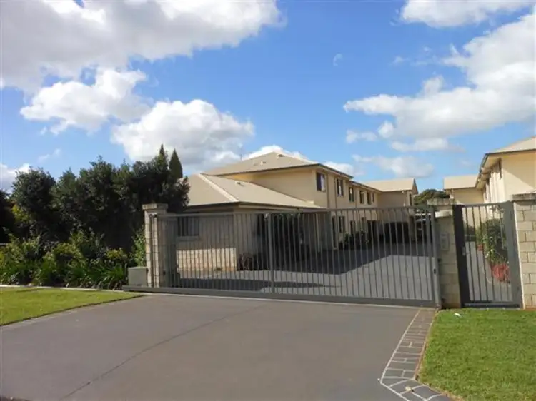 66 Tara St, Wilsonton QLD