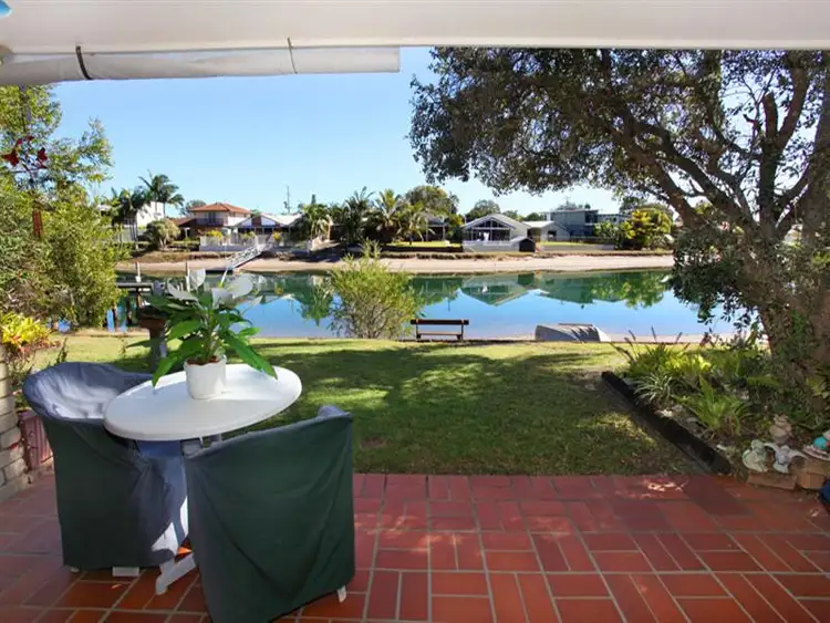 Unit 4/ 2 Broadmeadows Rd, Maroochydore QLD