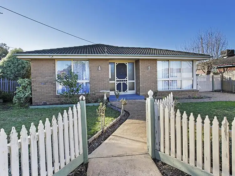 12 Boolarong Dr, Belmont VIC