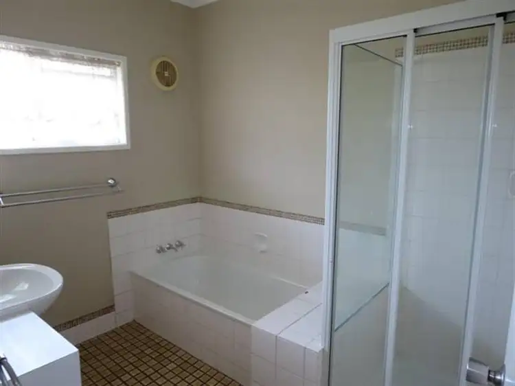 Fourth view of Homely house listing, 8 Alamein Dr, Emerald QLD