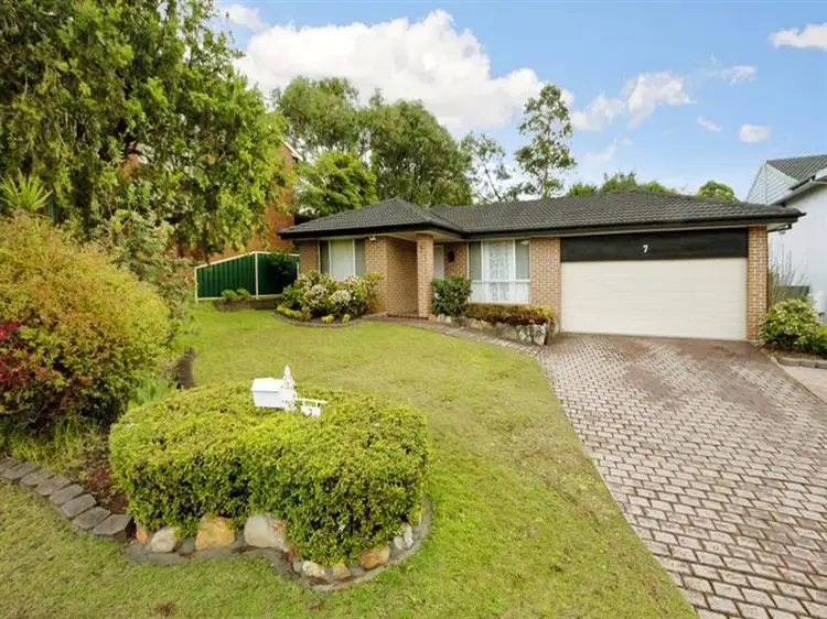 7 Hobart Pl, Illawong NSW