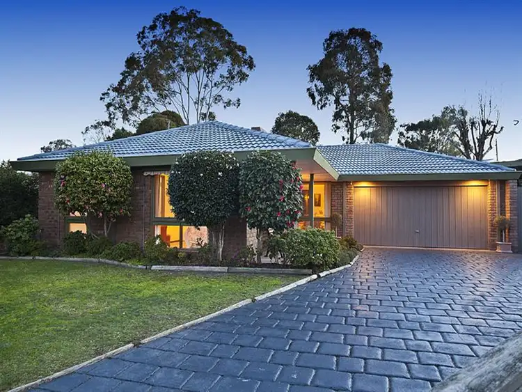 15 St. Georges Ct, Glen Waverley VIC