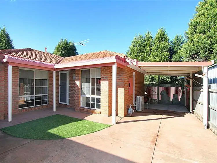 2/30 Bradley Dr, Mill Park VIC