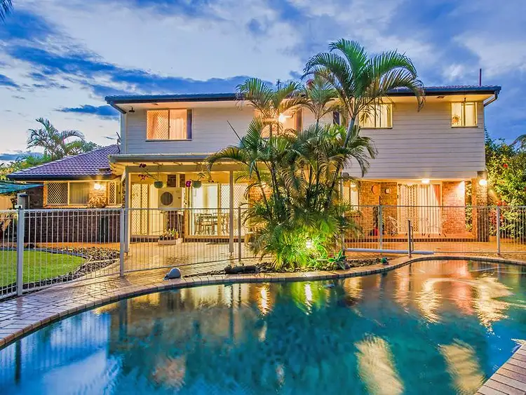 69 Auk Ave, Burleigh Waters QLD
