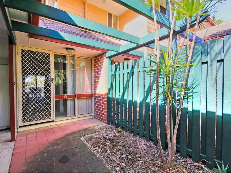 Main view of Homely townhouse listing, 9/100 'Sandringham', Racecourse Dr, Bundall QLD