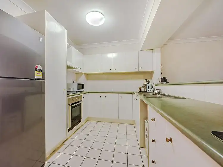 Fifth view of Homely townhouse listing, 9/100 'Sandringham', Racecourse Dr, Bundall QLD