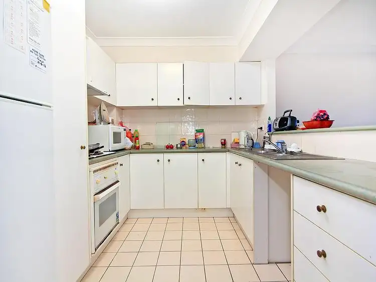 Sixth view of Homely townhouse listing, 9/100 'Sandringham', Racecourse Dr, Bundall QLD