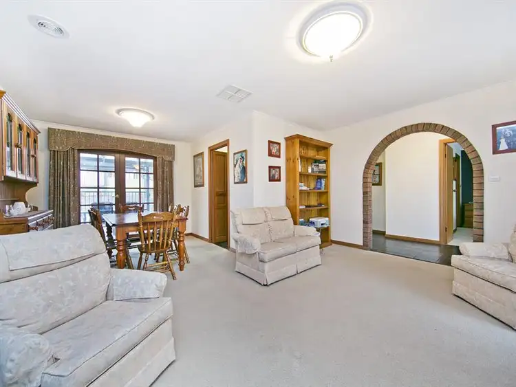 4 Ailsa Ct, Fairview Park SA