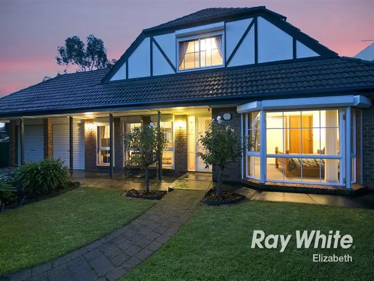 18 Bent Ct, Wynn Vale SA