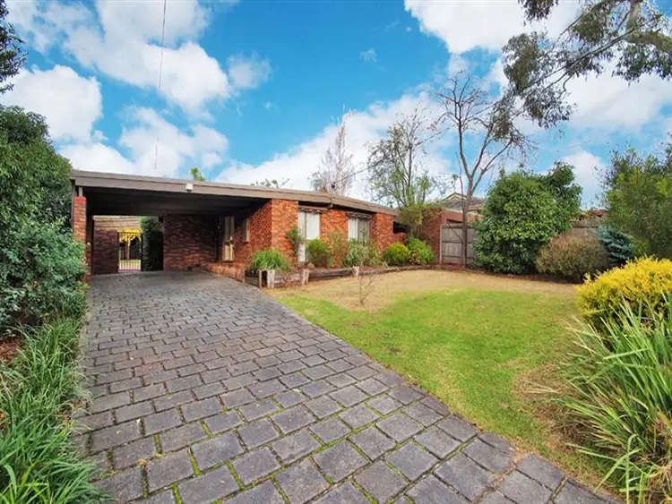 6 GLENDALE Dr, Chirnside Park VIC