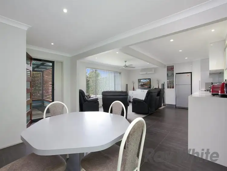Fifth view of Homely house listing, 4 Maryland Dr, Maryland NSW