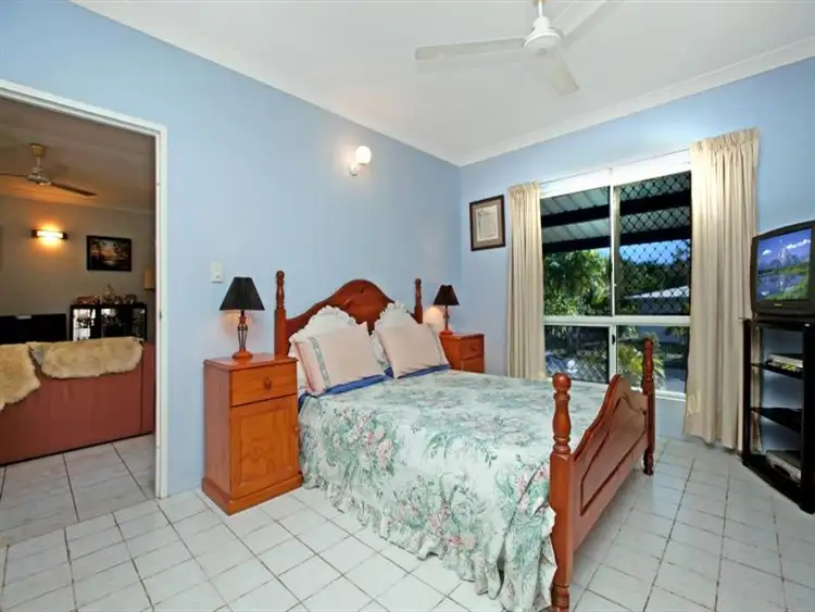 Fifth view of Homely house listing, 1 Pipit Ct, Bakewell NT