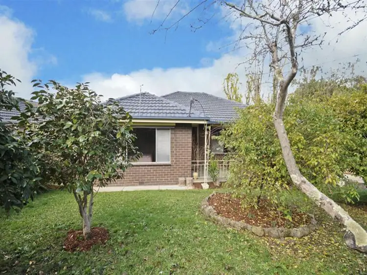 92 Winyard Dr, Mooroolbark VIC