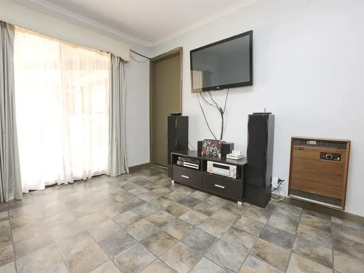 Fifth view of Homely house listing, 5 Etherington Dr, Mildura VIC