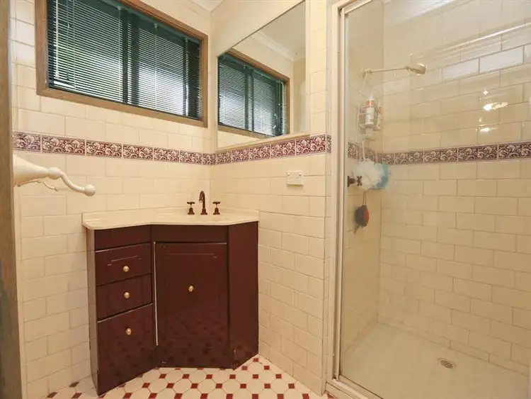 Seventh view of Homely house listing, 5 Etherington Dr, Mildura VIC