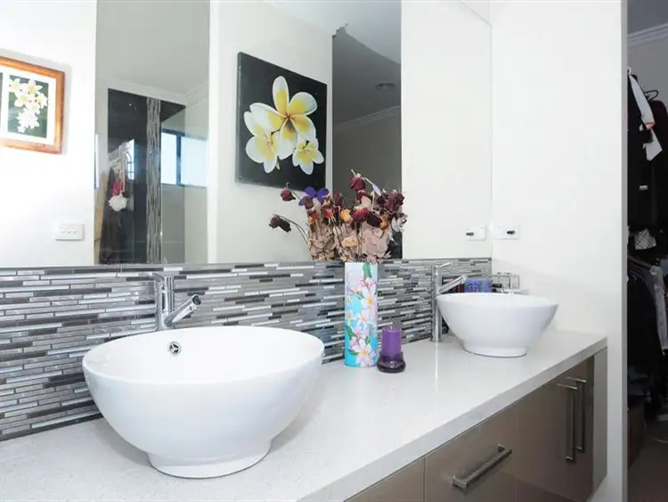 Fifth view of Homely house listing, 2 Flora Park Way, Carrum Downs VIC
