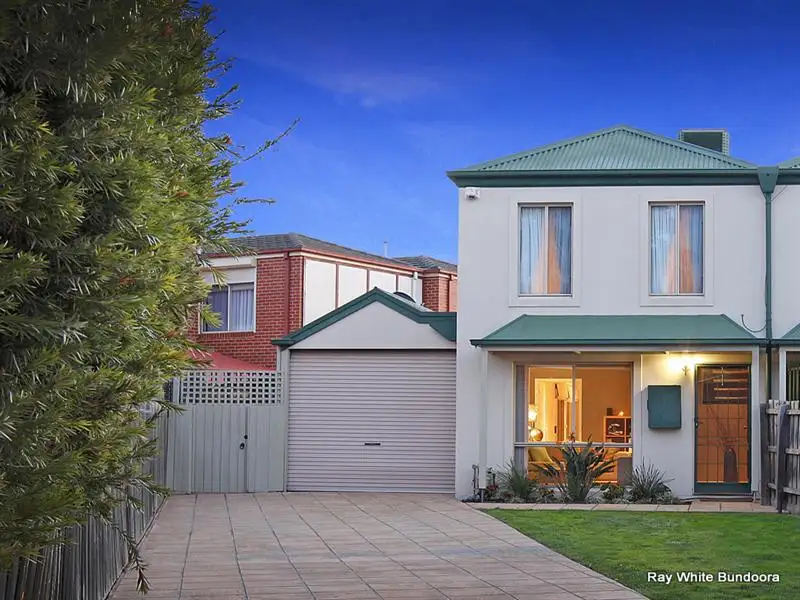 Main view of Homely townhouse listing, 5 Benjamin Cl, Bundoora VIC