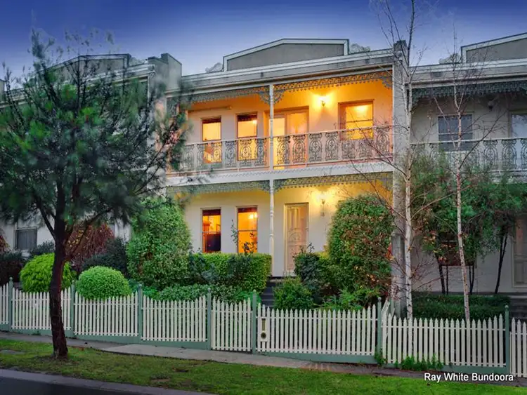 18 Westwood Dr, Mill Park VIC