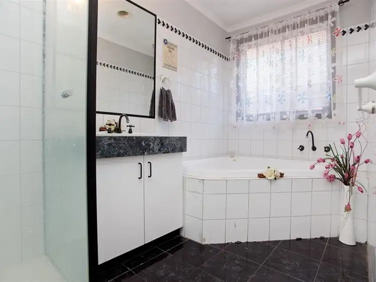 Fourth view of Homely house listing, 11 Devora Rd, Epping VIC