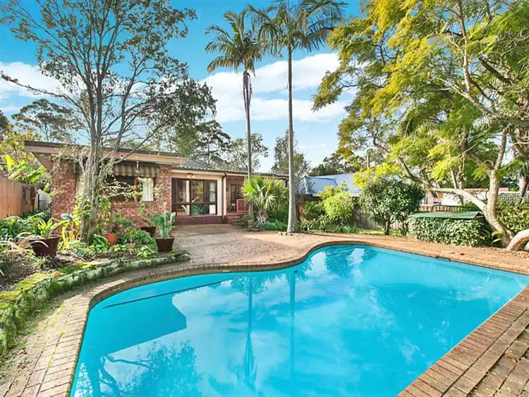 11 Tamboon Ave, Turramurra NSW