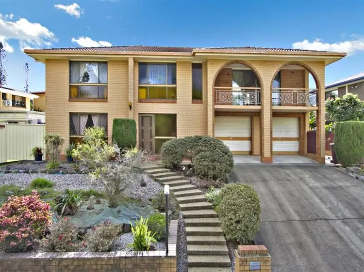 33 Freesia St, Macgregor QLD