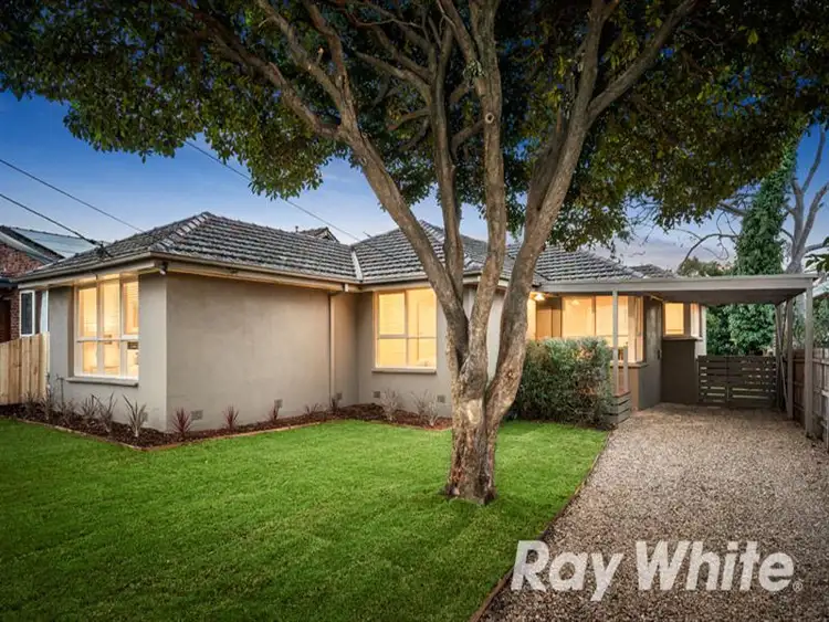 6 Newhaven Rd, Burwood East VIC