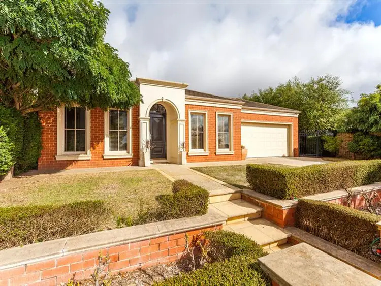 14 Highland Way, Highton VIC