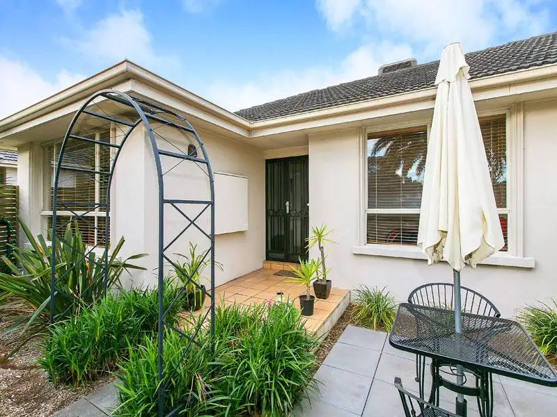 Main view of Homely unit listing, 304C Warrigal Rd, Cheltenham VIC