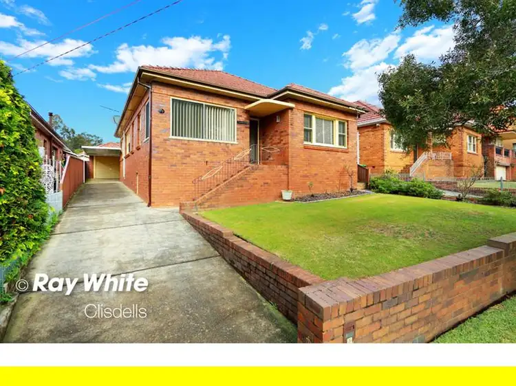 49 Vivienne St, Kingsgrove NSW