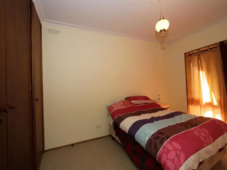Fifth view of Homely house listing, 2/24 Reception Ave, Strathdale VIC
