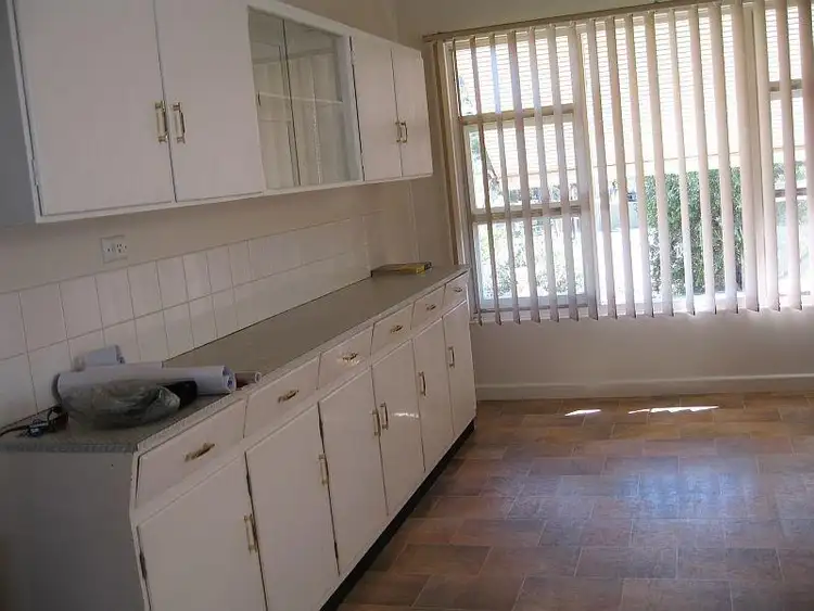 Fifth view of Homely house listing, 16 Elizabeth St, Murray Bridge SA