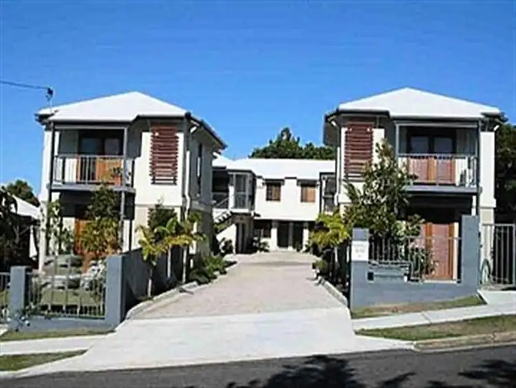 Main view of Homely unit listing, 4/27 Riddell St, Bulimba QLD
