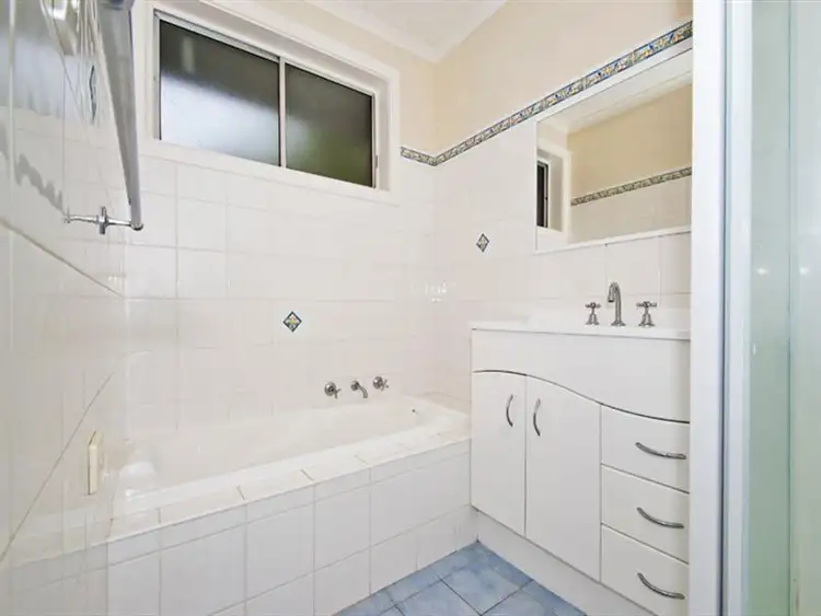 Sixth view of Homely house listing, 2/7 Kincumber Dr, Croydon VIC