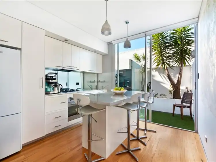 19/1 Danks St, Waterloo NSW