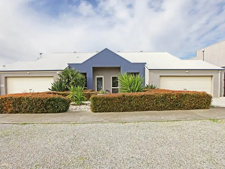 25 Montrose Pl, Highton VIC
